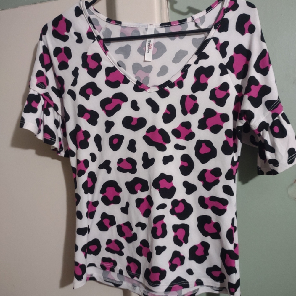 Gee gee animal print size medium pullover top‎
